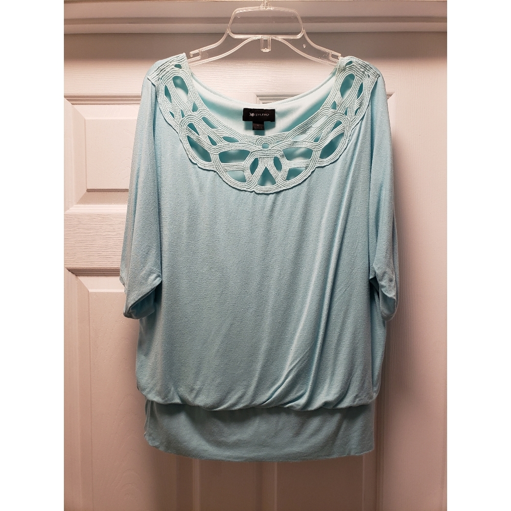 AB Studio Women's Top - Size M EUC